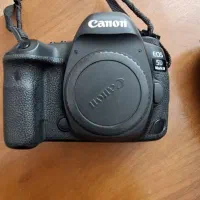 دوربین canon 5d mark ivو لنز canon24.105ll و نور و