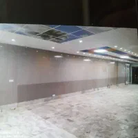 زیرزمین با سقف بلند و بالکن چهل متری