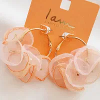 گوشواره حلقه ای آویزدار گل پارچه ای گل بهی