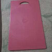 تخته گوشت وظروف آشپزخانه بفروش میرسد.