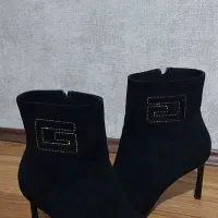 پوتین مجلسی|کیف، کفش، کمربند|ماکو, |دیوار