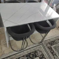 جزیره ۳درب کابینت ب همراه ۴صندلی و میز تی وی