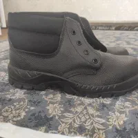 کفش ایمنی نگهبان|کیف، کفش، کمربند|شیراز, امام حسین|دیوار