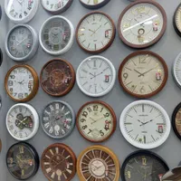 همه مارک های اصل بازار در3دهنه فروشگاه آنتیک موجود