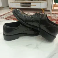 کفش تمام چرم سایز ۴۰ (زیر و روی کار تمام چرم )