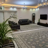 مبل شیک و مدرن در حد نو دو عدد سه نفره|مبلمان خانگی و میز عسلی|شیراز, گویم|دیوار