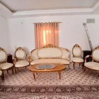 مبل سلطنتی و میز نهار خوری