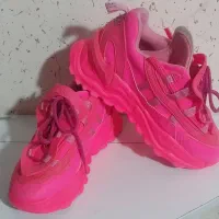 کفش|کیف، کفش، کمربند|فولادشهر, مسکن مهر فولادشهر|دیوار