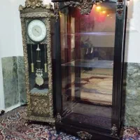 ساعت ایستاده و بوفه