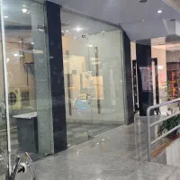 27 متر تجاری بهر خیابان نبش پاساژ|اجارهٔ مغازه و غرفه|کرج, برغان|دیوار