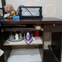 میزتحریر و کامپیوتر