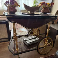 میز سرو یا میز بار