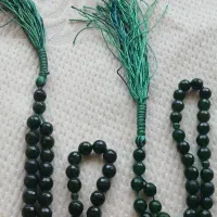 دو تسبیح زمرد جید ۳۵ تایی