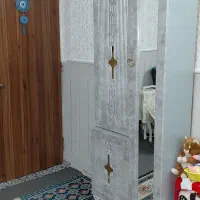 جاکفشی ومیزتلویزیون