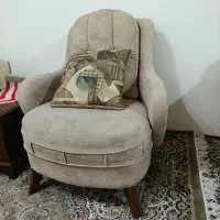 مبل راحتی در حد نو خیلی شیک مرتب جنس درجه یک|مبلمان خانگی و میز عسلی|کردکوی, |دیوار