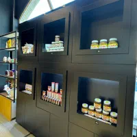 ویترین کمد|فروشگاه و مغازه|تهران, باشگاه نفت|دیوار