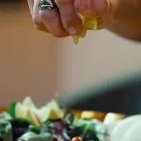 استخدام نیرو فست فود و باریستا و قلیان زن