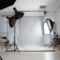 استخدام مدل خانم پوشاک برند معتبر در اندیشه