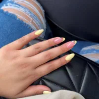 کاشت ناخن حرفه‌ای در هاشمیه مشهد با تخفیف ویژه|خدمات آرایشگری و زیبایی|مشهد, وکیل‌آباد|دیوار