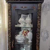 ویترین مشکی طلایی