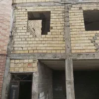 طبقه بالا دوبلکس ۱۱۰ متر نیمه کاره حمیدیان خ ایران