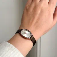 ساعت نایدو چرمی کد ۰۲