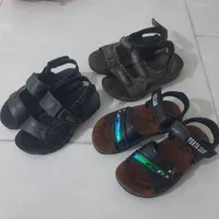 سه جفت کفش صندل پسرانه درحدنو