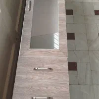 کمد ویترین...فقط شیشه ویترین شکسته