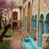 ویلائی 240 متر زیربنا 280 متر نزدیک به حرم عنصری