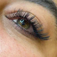 اکستنشن و لیفت مژه و ابرو|خدمات آرایشگری و زیبایی|قم, جهان بینی|دیوار
