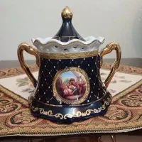 تعدادی ظروف پذیرایی