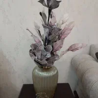 گل خارجی و گلدان