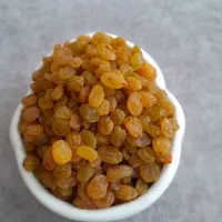کشمش پلویی وتخمه