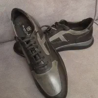 کفش کتونی چرم ۴۴ و ۴۳