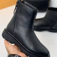 بوت سایز چهل|کیف، کفش، کمربند|اندیشه, اندیشه فاز ۳|دیوار