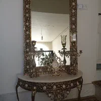 آینه و شمعدان برنزی