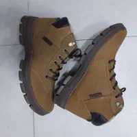 کوهنوردی مردانه نسیم|کیف، کفش، کمربند|نیشابور, فردوسی جنوبی|دیوار