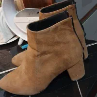 نیم بوت|کیف، کفش، کمربند|پرند, فاز ۵|دیوار