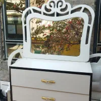 سرویس خواب شامل میز آرایش و تخت خواب