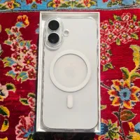 آیفون۱۶نرمال سفید۱۲۸رجیسترگلس محافظ لنزودوعددقاب