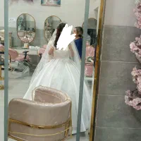 لباس عروس و تور سر کاملا تازه و نو