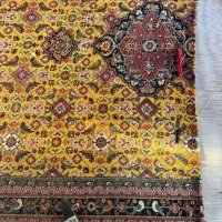 معاوضه قالی دستباف با خودروی تویوتا