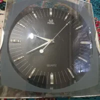 ساعت دیواری شیک وسالم کار کرده هیچ مشکلی نداره