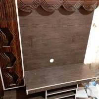 یک میز تلویزیون سالم بفروش می رسد