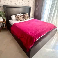 تخت دو نفره تماما چوبی خارجی با کنسول