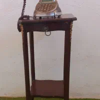 میز تلفن و تلفن آنتیک