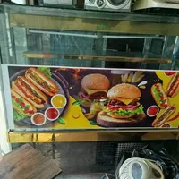 مقداری وسائل فست فود