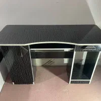 میز تحریر وکامپیوتر