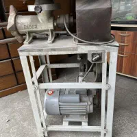 ۱عدد چرخ گوشت صنعتی و۱ عدد سینک صنعتی