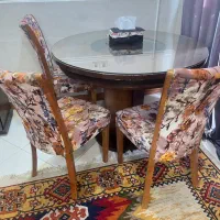 میز غذا خوری و فرش ۹ متری